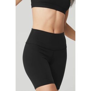 Alo Yoga Black 7" High-Waist Biker Short | Size M